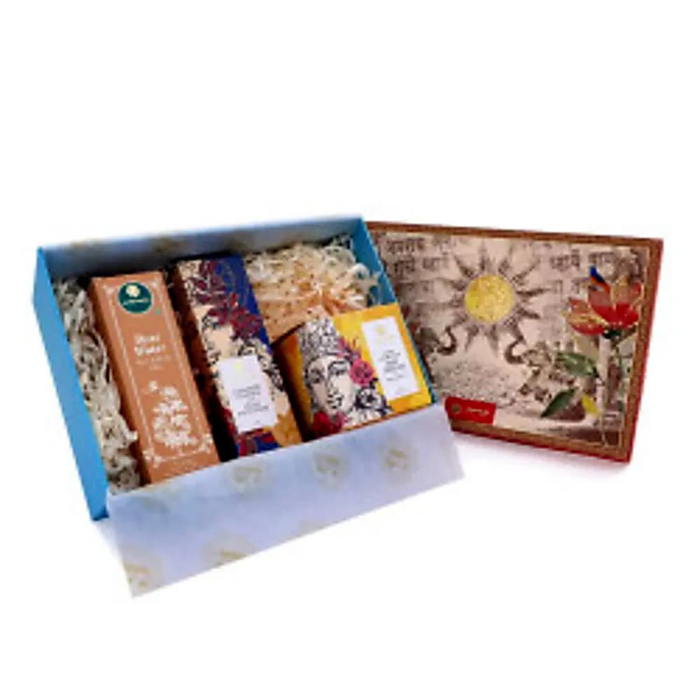 Ashpveda Essense of Essentials Kit